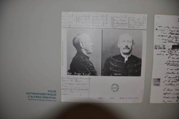 Alfred Dreyfus, o preso mais famoso das Îles de Salut, na costa próxima à Kourou, na Guiana Francesa